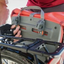 Fixation QMR 2.0 Avec Poignée Pour Sacoche De Vélo Vaude -Apidura Soldes fixation qmr 2 0 avec poignee pour sacoche de velo vaude full 3