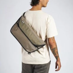 Chrome Industries Sacoche Bandoulière Simple Messenger Chrome 12 L -Apidura Soldes sacoche bandouliere simple messenger chrome 12 l full 6