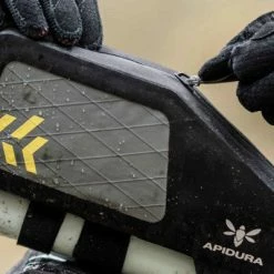 Sacoche De Cadre Bikepacking Et Gravel Backcountry Apidura 1L -Apidura Soldes sacoche de cadre bikepacking et gravel backcountry apidura 1l full 6