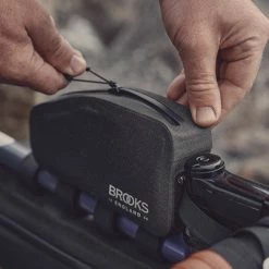 Sacoche Sur Tube Supérieur Brooks Pour Bikepacking 0.9L Scape -Apidura Soldes sacoche sur tube superieur brooks pour bikepacking 0 9l scape full 4