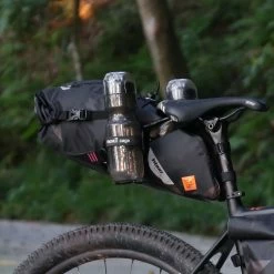 Stabilisateur De Sacoche De Selle Bikepacking Woho -Apidura Soldes stabilisateur sacoche de selle woho brooks b series 2