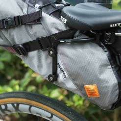 Stabilisateur De Sacoche De Selle Bikepacking Woho -Apidura Soldes stabilisateur sacoche de selle woho brooks b series 4